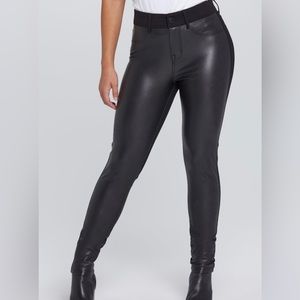 Seven7 Faux leather Ponte NWT skinny size 10 Four way stretch